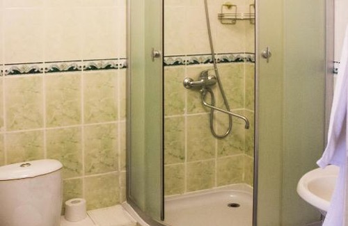Suponevo Hotel | Cozy Stay at Virazh Hotel: Pet Friendly with Hot Tub
