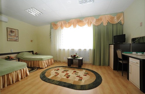 Suponevo Hotel | Cozy Stay at Virazh Hotel: Pet Friendly with Hot Tub