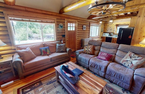 Gunnison Cabin | Discover Virgil’s Cabin on the River - Guest Rated 10/10