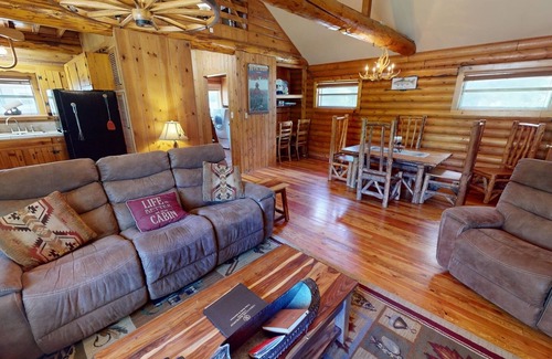 Gunnison Cabin | Discover Virgil’s Cabin on the River - Guest Rated 10/10