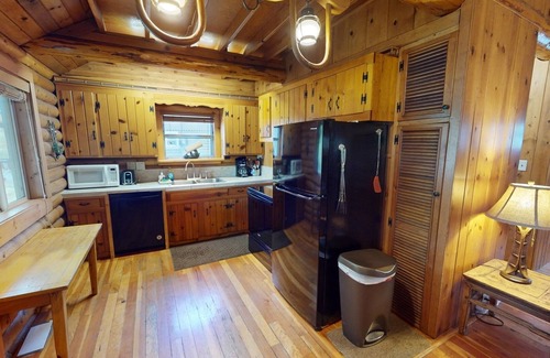 Gunnison Cabin | Discover Virgil’s Cabin on the River - Guest Rated 10/10