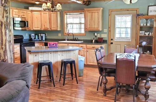 Glendale Cabin | Ideal Virgin River Retreat Near East Zion & Bryce