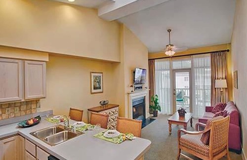 Northeast Virginia Beach Resort | Guest Rated 10/10: Oceanfront Turtle Cay Retreat