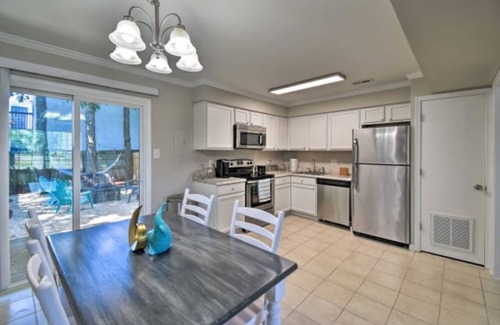 Northeast Virginia Beach House | Family-Friendly Virginia Beach Townhouse Near Boardwalk!