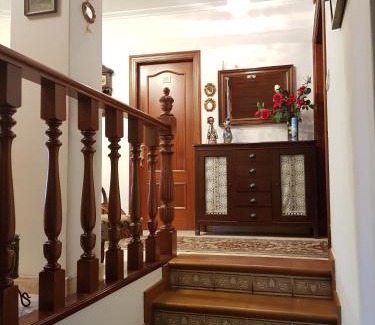 Redondela House | Welcoming Virginia Redondela: Family-Friendly Retreat