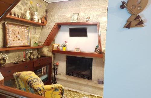Redondela House | Welcoming Virginia Redondela: Family-Friendly Retreat