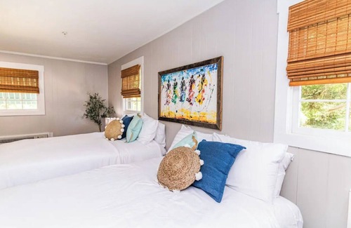 Wirtz Resort | VIRUNGA, a Cozy Stay for Four in the Lodge of Karoo at Smith Mountain Lake