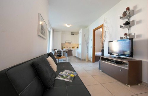 Maccagno Apartment | Relax at Vista di Maccagno with Pool and Ocean Views