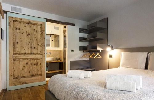 Acceglio Hotel | Pet-Friendly Escape at Visaisa Taverna & Foresteria