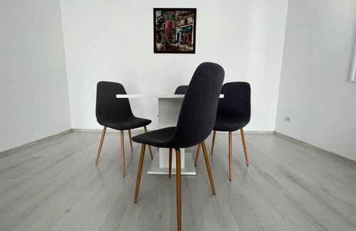 Timisoara Apartment | VISAJ Metropolitan: Family-Friendly Stay with Top Ratings