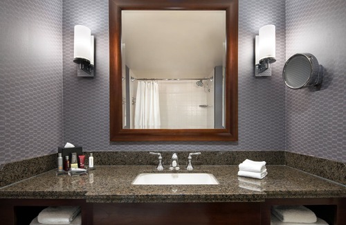 Visalia Hotel | Convenient Stay at Visalia Marriott with Pool & Spa