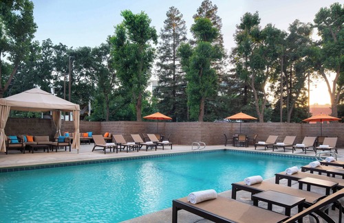 Visalia Hotel | Convenient Stay at Visalia Marriott with Pool & Spa