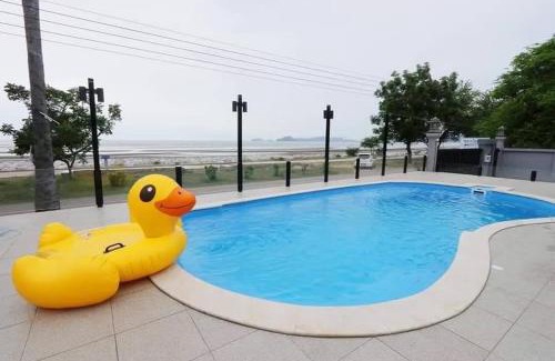 Hua Hin Villa | Experience Visas Seaview Villa: Family-Friendly Retreat in Pranburi