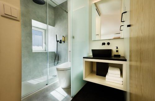 Viseu Hotel | Elegant Viseu Ryokan: Japanese Hospitality and Ocean Views
