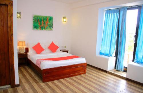 Nuwara Eliya Hotel | Discover Vishmi's Rest: Family-Friendly with Breakfast Included