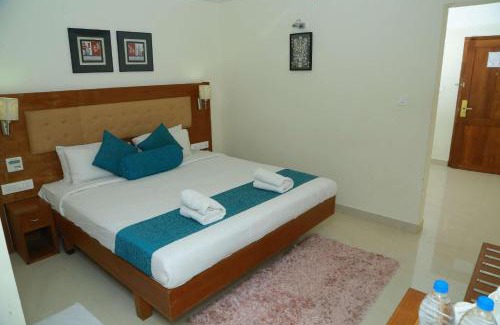 Kuppaayil Hotel | Budget-Friendly Vishnu Inn with Restaurant & Family Amenities