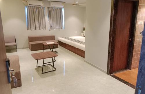 Virar Hotel | Comfortable Vishnu Pratibha Executive Rooms for Your Stay