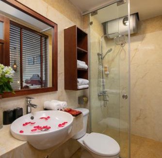 Hang Trong Hotel | Enchanting Vision Premier Hotel in Central Hanoi