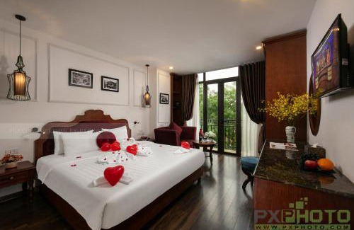 Hang Trong Hotel | Enchanting Vision Premier Hotel in Central Hanoi