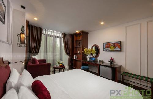 Hang Trong Hotel | Enchanting Vision Premier Hotel in Central Hanoi