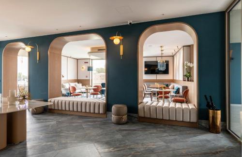 Senigallia Hotel | Discover Visionair Suites: Family-Friendly with Spa & Hot Tub