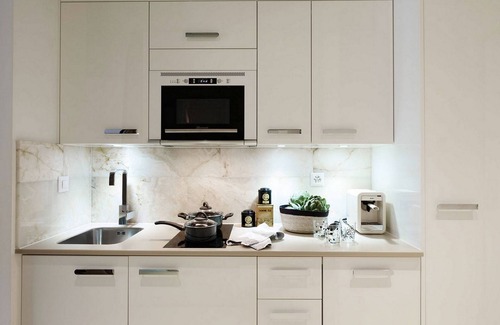 Alt-Wiedikon Hotel | Modern VISIONAPARTMENTS Zurich with Restaurant and Kitchen