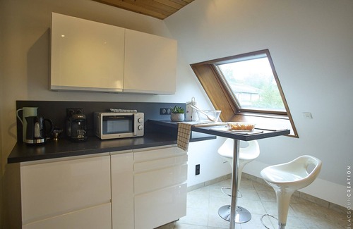 Mittelwihr Apartment | Discover Alsace Year-Round: Top-Rated Hotel with Kitchen