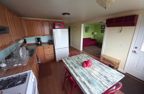 Tenakee Springs Cottage | Rejuvenate in Tenakee Springs with Oceanfront Views