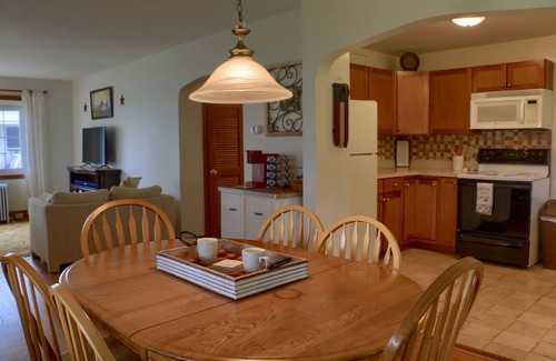 McKnightstown House | Spring Escape: Pet-Friendly Cottage with Ocean Views