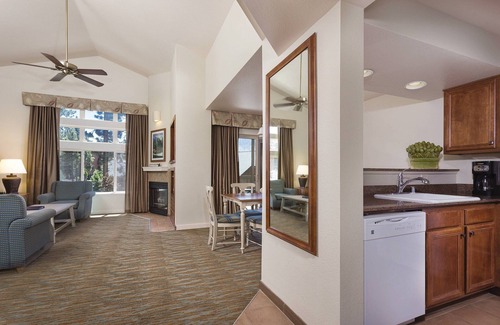 Round Hill Village Resort | Experience Emerald Bay: Oceanfront Pool & Spa Retreat