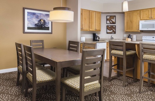 Windsor Resort | Experience Russian River Valley with Spa and Pool Access