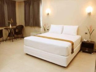 Ratchathewi Cabin | Budget-Friendly Getaway at Visiting Card Hotel & Resort