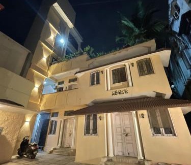 Banjara Hills Apartment | Comfortable Stay at Visitors Lounge by MMG in Banjara Hills