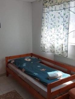 Badacsonyors House | Cozy Visszavár-Lak: Pet-Friendly Oceanfront Retreat