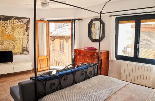 Mora de Rubielos Apartment | Scenic Stay at Vista al Castillo de Mora with 9.5 Rating