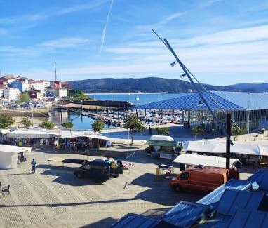 Fisterra Apartment | Scenic Vista al Puerto: Family-Friendly Getaway Awaits