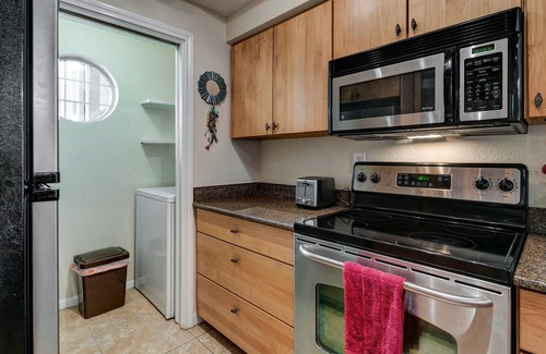 Highland Lake Estates Condo | Vista Azul: Unique Lake Living with Spa & Pool Amenities