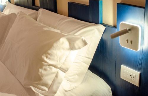 Pella Bed & Breakfast | Pet-Friendly Vista B&B: Family-Approved Comfort Awaits