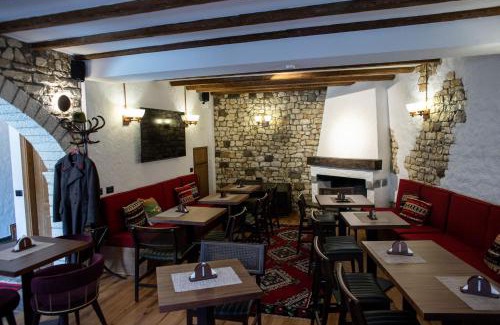 Berat Hotel | Guest Rated 10/10 at Vista Boutique Hotel with Dining Options