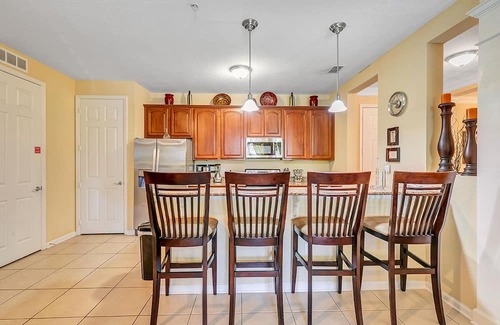 Florida Central Atlantic Coast Condo | Ideal Vista Cay 2BR Retreat near Universal Blvd!