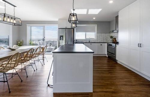 Bridport House | Family-Friendly Getaway at Vista Del Porto - Rated 9.3/10