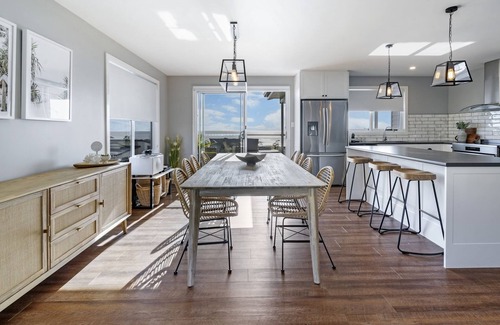 Bridport House | Vista Del Porto: Oceanfront Retreat with Pool & Sea Views