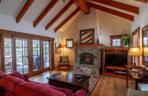 Tamarack Cottage | Experience Vista Grande Cottage at Tamarack Resort