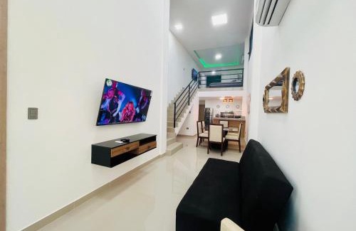 Guayaquil Apartment | Relaxing Vista Hills Loft with Jacuzzi Near Consulado Americano