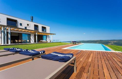Zamask Villa | Family-Friendly Stay at Vista Hotel with Amazing Amenities