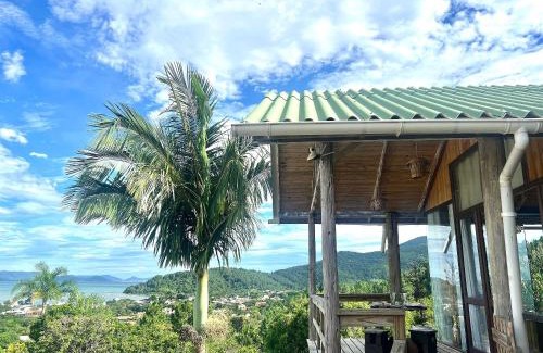 Governador Celso Ramos House | Incredible View! Cozy Chalet with Hot Tub & Pool Access