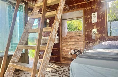 Governador Celso Ramos House | Incredible View! Cozy Chalet with Hot Tub & Pool Access