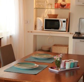 Campagnano di Roma Apartment | Oceanfront Vista Lago: Guest Rated 9.1 with Breakfast