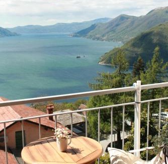 Campagnano di Roma Apartment | Oceanfront Vista Lago: Guest Rated 9.1 with Breakfast