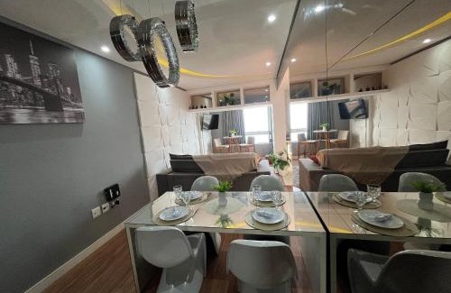 Balneario Pires Apartment | Vista Mar, 1 Dorm, Sacada com Jacuzzi , wi fi ,garagem, 5 hospedes, enfrente ao Mar